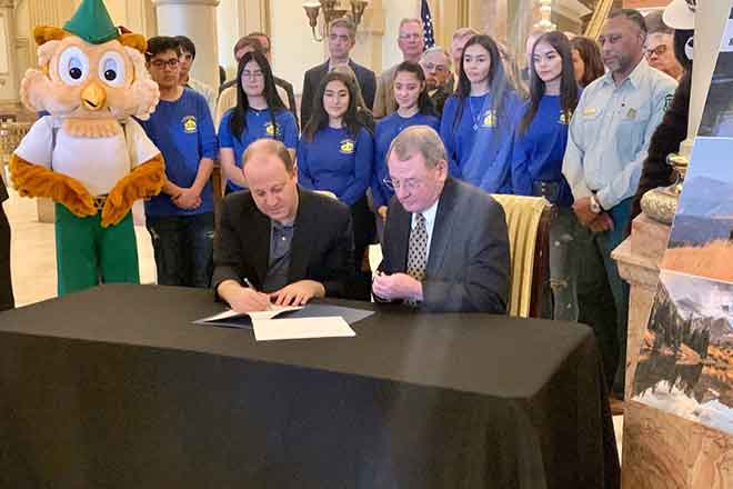 PICT 64J1 Colorado Governor Jared Polis Signs Shared Stewardship Memorandum of Understanding with USDA and DNR PICT Colorado Governor Jared Polis Signs Shared Stewardship Memorandum of Understanding with USDA and DNR