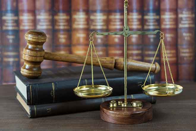 legal scales and gavel