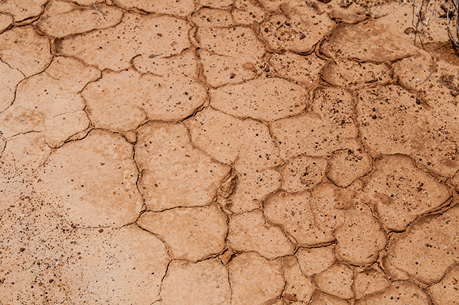 PROMO WEATHER Drought Cracked Ground Mud - Wikimedia