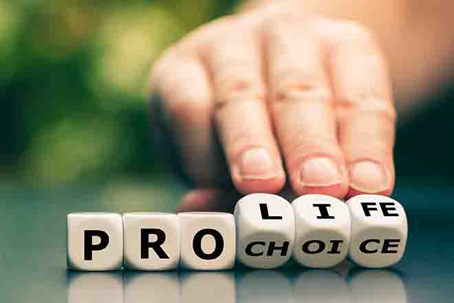 PROMO Health - Abortion Words Pro Life Choice - iStock - Fokusiert