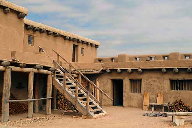 PROMO History - Bent's Old Fort Building Adobe NPS - Pixabay - Mike Goad