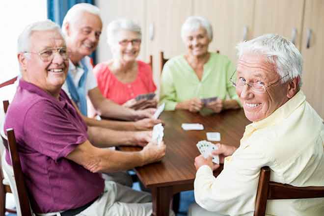 PROMO People - Senior Citizen Cards Game - iStock - Wavebreakmedia