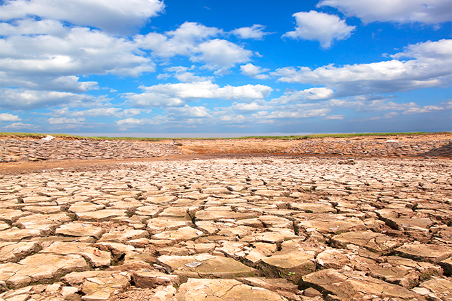 PROMO 660 x 440 Drought - Cracked Mud Cloud - iStock