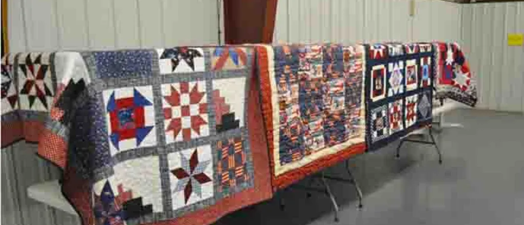 PICT Quilts at American Legion dinner for veterans - Roland Sorensen