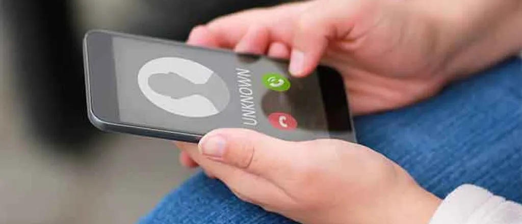 PROMO Technology - Cell Phone Call Hands - iStock - Oleksil Spesyvtsev