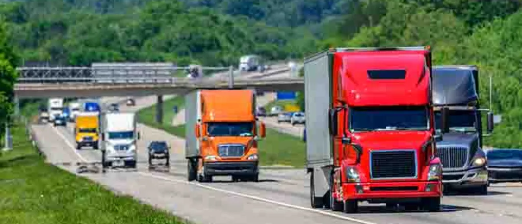 PROMO 64J1 Transportation - Semi Truck Tractor Highway Road - iStock - WendellandCarolyn