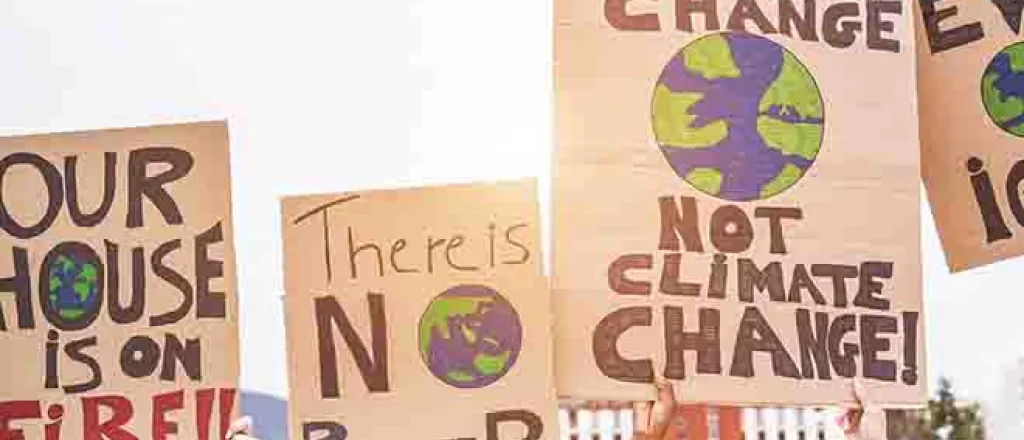 PROMO 64J1 Climate - Protest Signs Change - iStock - DisobeyArt PROMO Climate - Protest Signs Change - iStock - DisobeyArt