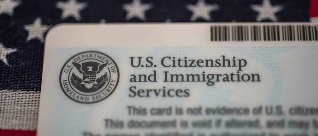 PROMO Miscellaneous - US Citizenship and Immigration Services Card Migrant - iStock - Evgenia Parajanian