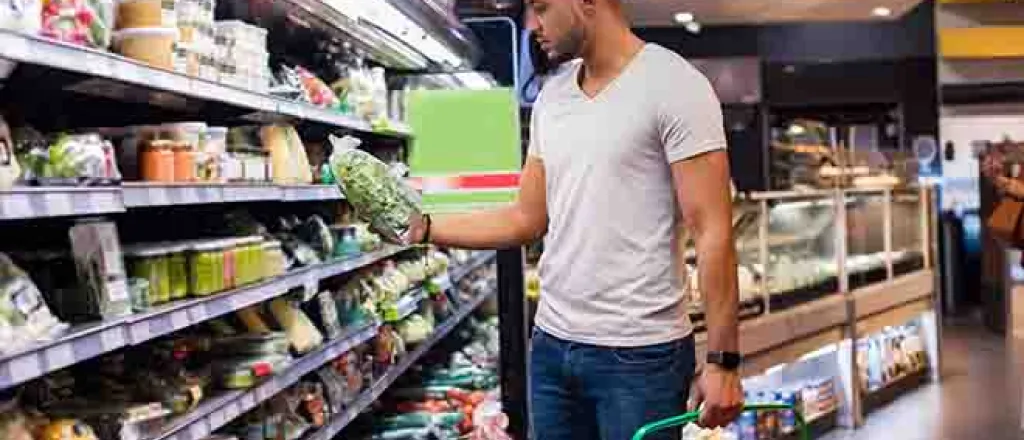 PROMO Shopping - Groceries Food Man Basket Store Produce Fruit Vegetable - iStock - Ridofranz