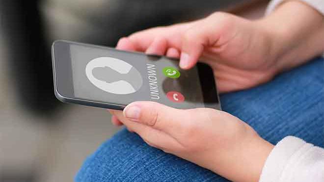 PROMO 64J1 Technology - Cell Phone Call Hands - iStock - Oleksil Spesyvtsev PROMO Technology - Cell Phone Call Hands - iStock - Oleksil Spesyvtsev