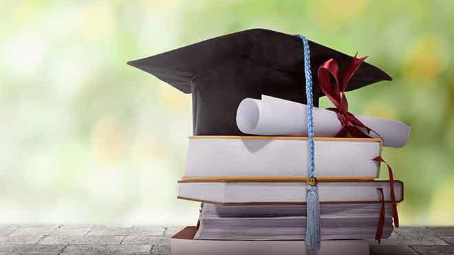 PROMO 660 x 440 Education - Graduation Cap Diploma Books - iStock - leolintang PROMO 660 x 440 Education - Graduation Cap Diploma Books - iStock - leolintang