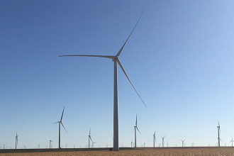 Community college trains Iowa wind energy workers 