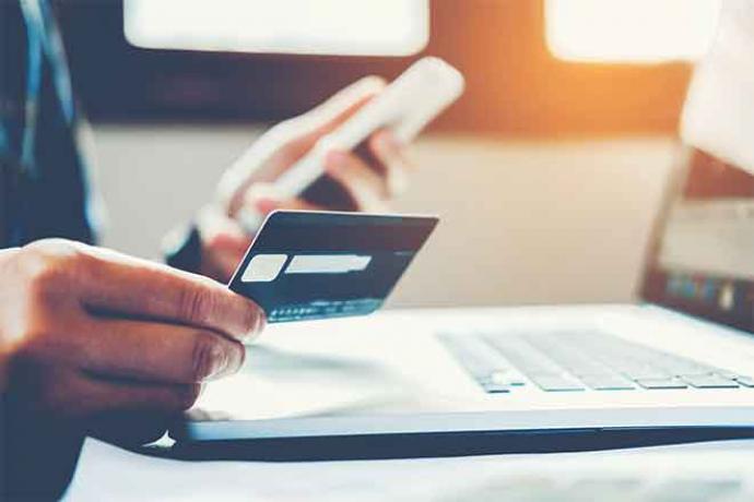 PROMO 64J1 Finance - Credit Card Money Computer Phone Shopping - iStock - SARINYAPINNGAM PROMO Finance - Credit Card Money Computer Phone Shopping - iStock - SARINYAPINNGAM