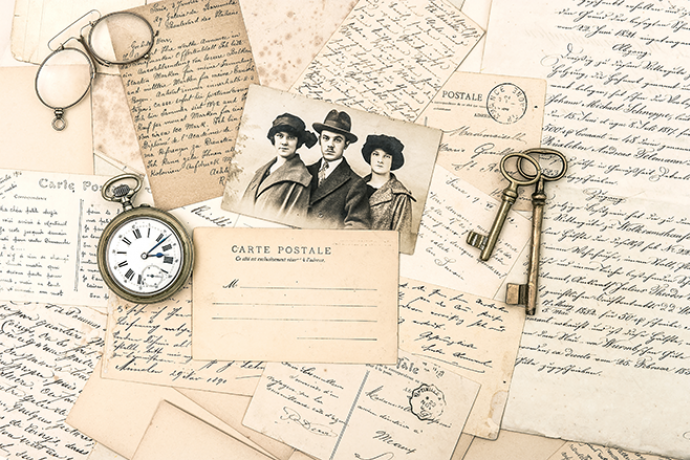 PROMO 660 x 440 History - Post Cards Pocket Watch Keys Spectacles - iStock PROMO 660 x 440 History - Post Cards Pocket Watch Keys Spectacles - iStock
