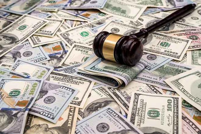 PROMO 64J1 Finance - Money Cash Bills Gavel Justice - iStock - alfexe PROMO Finance - Money Cash Bills Gavel Justice - iStock - alfexe