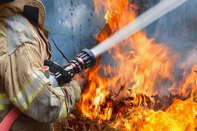 64J Fire - Firefighter Hose Water Flame - iStock - toa55.jpg PROMO 64JFire - Firefighter Hose Water Flame - iStock - toa55.jpg