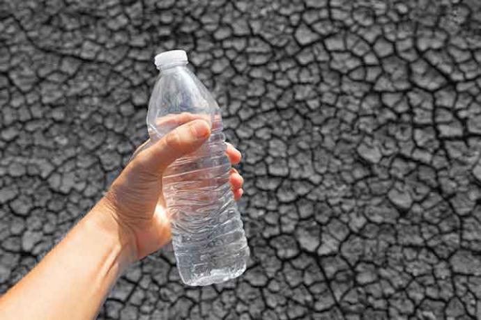 PROMO 660 x 440 Miscellaneous - Drought Water Bottle Cracked Mud - iStock PROMO 660 x 440 Miscellaneous - Drought Water Bottle Cracked Mud - iStock