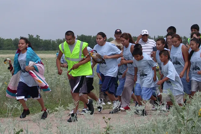 PICT Runners starting the 2009 Sand Creek Massacre Healing Run - Jeanne Sorensen