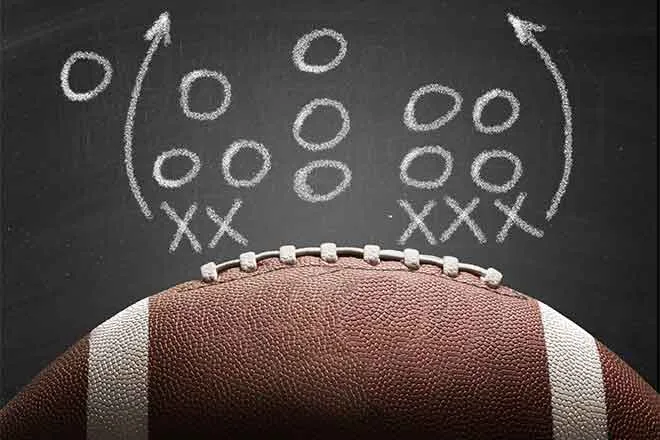 PROMO 64J1 Sports - Football Game Play - iStock - artisteer PROMO Sports - Football Game Play - iStock - artisteer