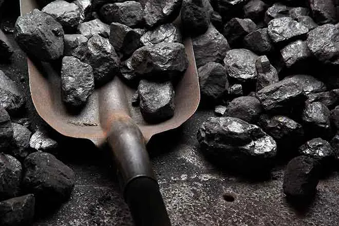 PROMO 64J1 Energy - Coal Shovel Mine Minig - iStock - philip_hens PROMO Energy - Coal Shovel Mine Minig - iStock - philip_hens