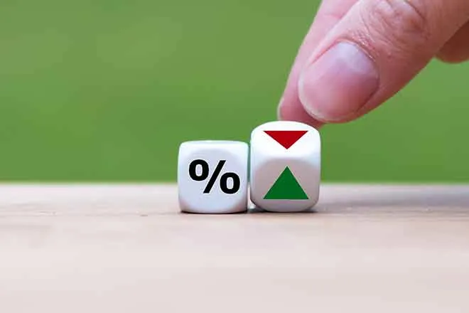 PROMO 64J1 Finance - Money Business FInance Up Down Increase Decrease Percent Dice - iStock - Fokusiert PROMO Finance - Money Business FInance Up Down Increase Decrease Percent Dice - iStock - Fokusiert