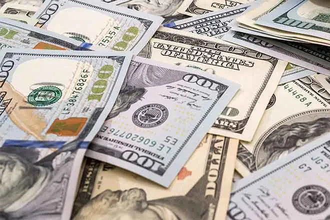 PROMO 64J1 Finance - Money Cash Bills - iStock - alfexe PROMO Finance - Money Cash Bills - iStock - alfexe