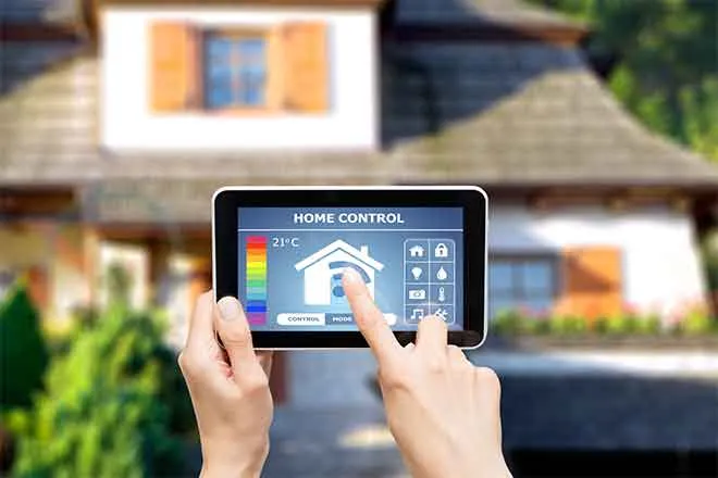 PROMO 64J1 Miscellaneous - Home Control Automation Tablet Hand House - iStock - scyther5 PROMO 64J1 Miscellaneous - Home Control Automation Tablet Hand House - iStock - scyther5