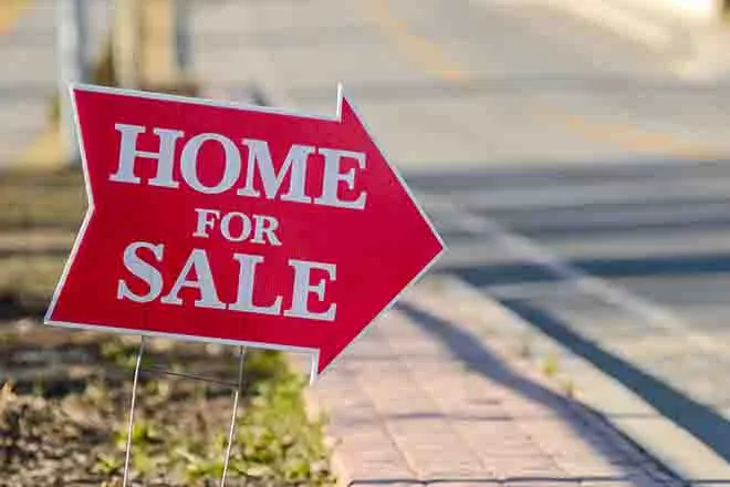 PROMO 64J1 Miscellaneous - Real Estate Sign Home for Sale - iStock - Jeff Manes PROMO Miscellaneous - Real Estate Sign Home for Sale - iStock - Jeff Manes