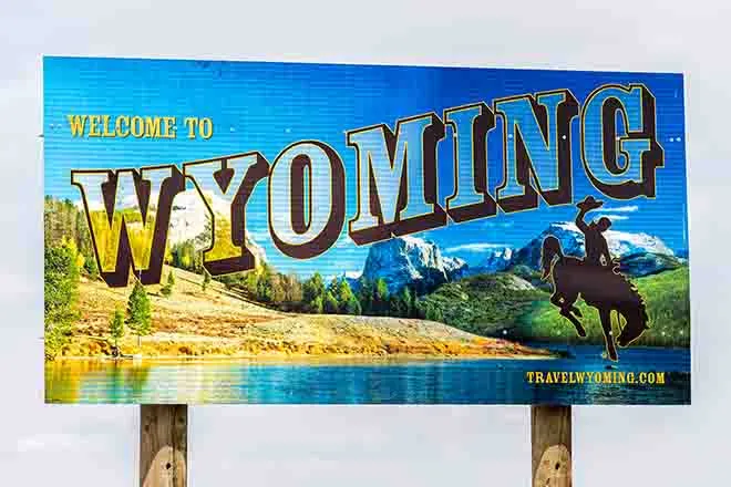 PROMO 64J1 States - Wyoming Welcome to Wyoming Sign - iStock - krblokhin PROMO 64J1 States - Wyoming Welcome to Wyoming Sign - iStock - krblokhin