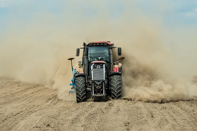 PROMO 660 x 440 Agriculture - Tractor Plow Dust Field Drought - iStock - Dmytro Shestakov PROMO 660 x 440 Agriculture - Tractor Plow Dust Field Drought - iStock - Dmytro Shestakov
