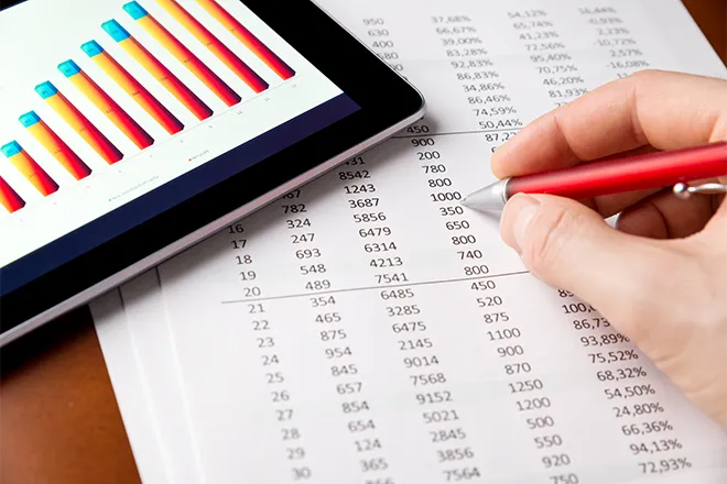 PROMO 660 x 440 Business - Tablet Chart Graph Numbers Pen Hand - iStock-ultramarine5 PROMO 660 x 440 Business - Tablet Chart Graph Numbers Pen Hand - iStock-ultramarine5