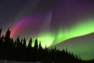 Why the northern lights appear in different colors Why the northern lights appear in different colors