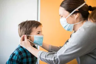 PROMO 64J1 Health - Mask Child Mother COVID-19 Coronavirus People Family - iStock - vlada_maestro PROMO Health - Mask Child Mother COVID-19 Coronavirus People Family - iStock - vlada_maestro