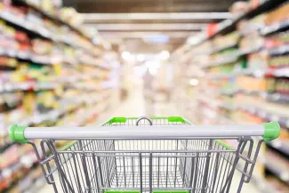 PROMO 64J1 Living - Shopping Cart Groceries Food - iStock - Kwangmoozaa PROMO 64J1 Living - Shopping Cart Groceries Food - iStock - Kwangmoozaa