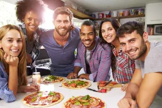PROMO People - Food Cooking at Home Pizza - iStock - monkeybusinessimages