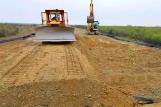 PROMO 64J1 Transportation - Bull Dozer Road Dirt Backhoe Construction - iStock - getty_dumy67 PROMO 64J1 Transportation - Bull Dozer Road Dirt Backhoe Construction - iStock - getty_dumy67