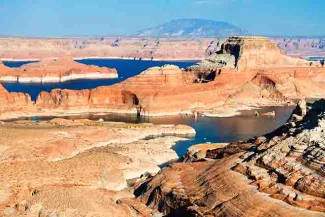 PROMO Water - Lake Powell Arizona Utah Water Issues Drought Outdoors - iStock - ventdusud