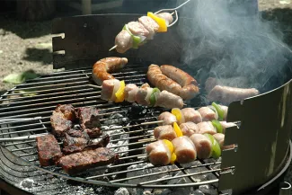 PROMO 660 x 440 Food - Meat Barbeque Grill BBQ - wikimedia - DimiTalen - public domain