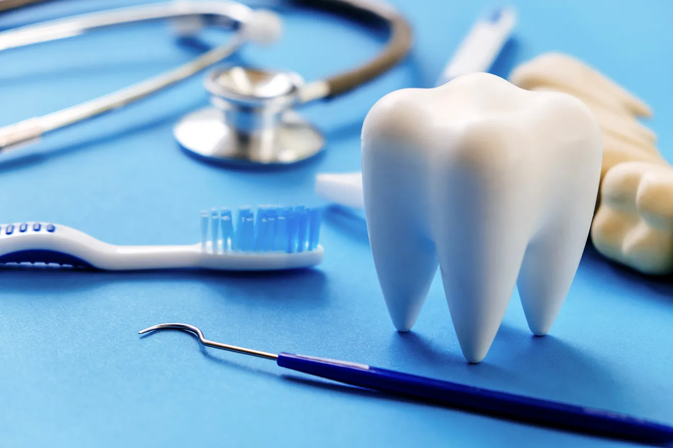 PROMO Health - Dental Care Dentist Teeth Toothbrush Stethoscope - ponsulak - iStock-1485043284