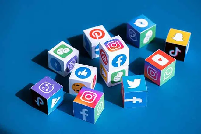 PROMO Technology - Social Media Logos - iStock - pressureUA